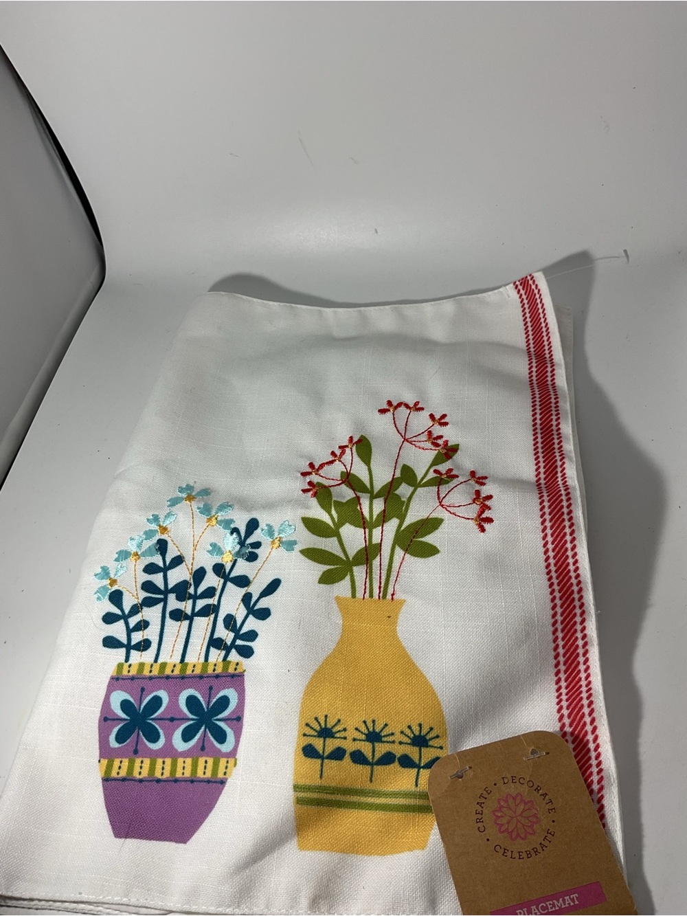 Floral Vase Cotton Table Linen placemat- White with Multicolor Print 13”x19”